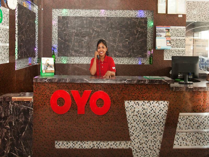 Oyo 343 Pop Life Hotel Banke Esterno foto