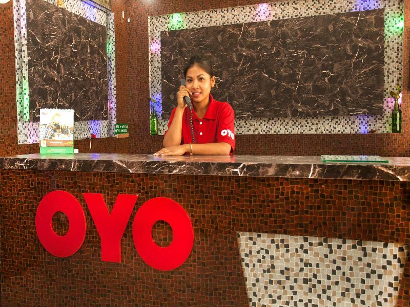 Oyo 343 Pop Life Hotel Banke Esterno foto