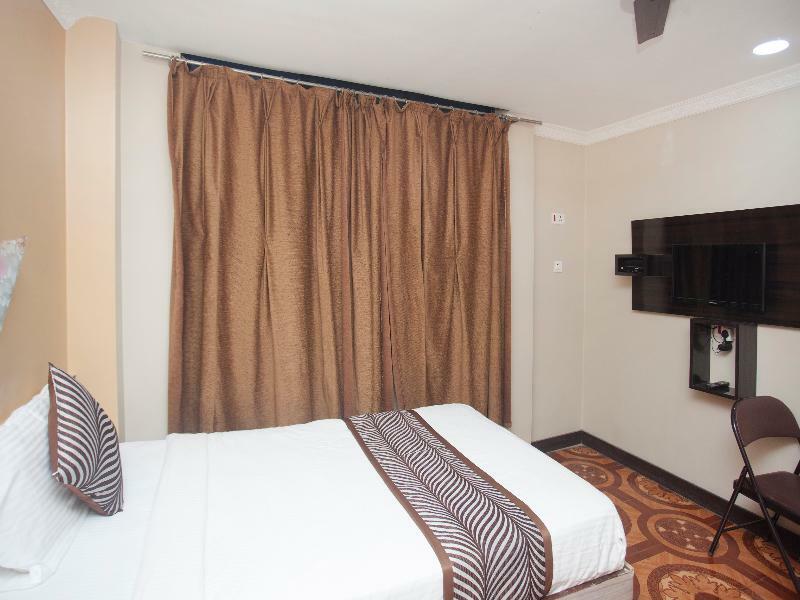 Oyo 343 Pop Life Hotel Banke Esterno foto