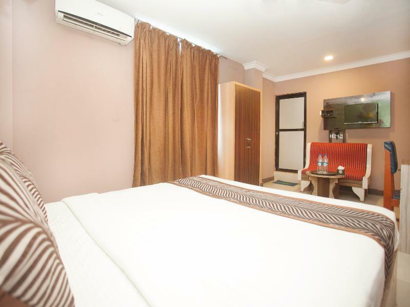 Oyo 343 Pop Life Hotel Banke Esterno foto