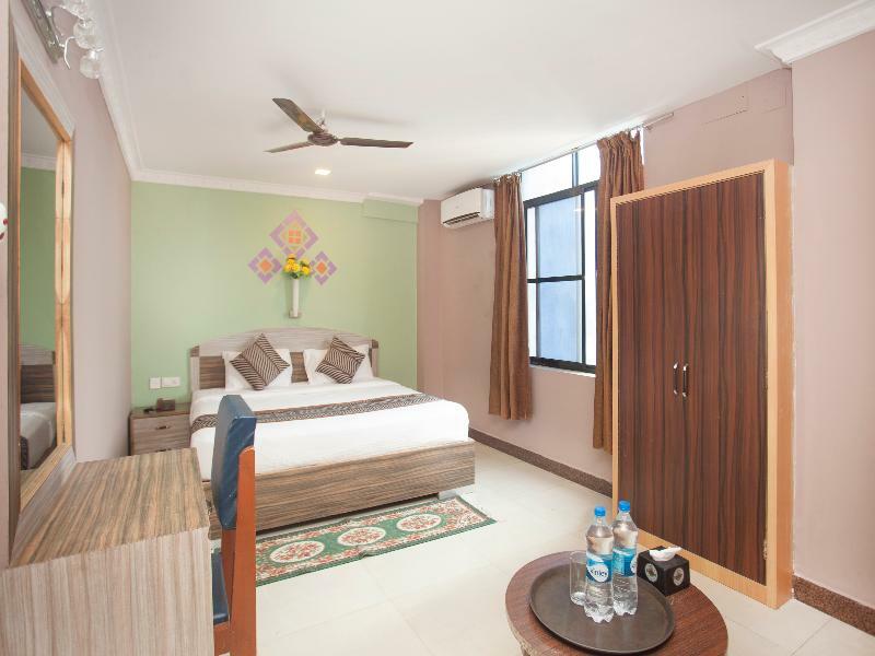 Oyo 343 Pop Life Hotel Banke Esterno foto