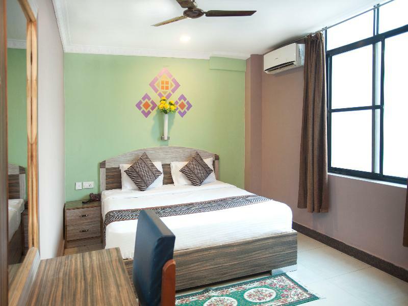 Oyo 343 Pop Life Hotel Banke Esterno foto